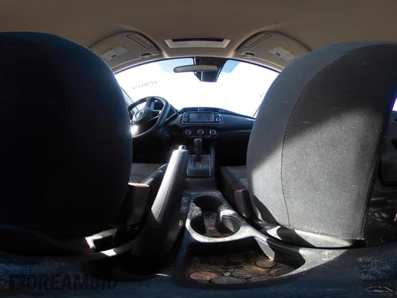 ✅ 2024 Nissan Versa S • VIN: 3N1CN8DV5RL848865 • Lot: 43705379. Wystawiony na IAAI z przebiegiem 53 550 mil. Bezpłatny archiwum sprzedaży aukcyjnych z USA i szczegółowy raport historii pojazdu na DreamBid. Zdjęcie 18.