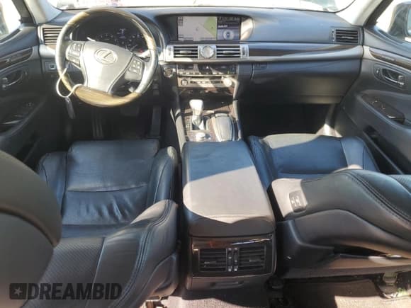 ✅ 2013 Lexus LS 460 L • VIN: JTHDL5EF9D5005711 • Лот: 66788754. Опубликован ранее на Copart с пробегом 130 114 миль. Бесплатный доступ к архиву аукционных продаж из США и подробный отчёт об истории автомобиля на DreamBid. Изображение 8.