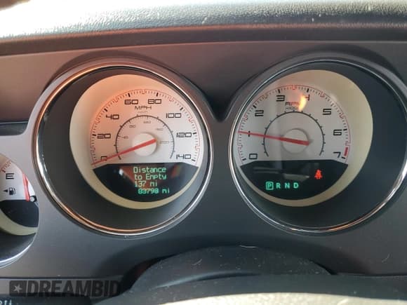 ✅ 2013 Dodge Challenger SXT • VIN: 2C3CDYAGXDH680636 • Lot: 81573574. Wystawiony na Copart z przebiegiem 83 793 mil. Bezpłatny archiwum sprzedaży aukcyjnych z USA i szczegółowy raport historii pojazdu na DreamBid. Zdjęcie 9.