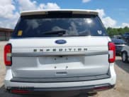 ✅ 2023 Ford Expedition XLT • VIN: 1FMJU1H83PEA61926 • Lot: 42731576. Wystawiony na IAAI z przebiegiem 25 982 mil. Bezpłatny archiwum sprzedaży aukcyjnych z USA i szczegółowy raport historii pojazdu na DreamBid. Zdjęcie 16.
