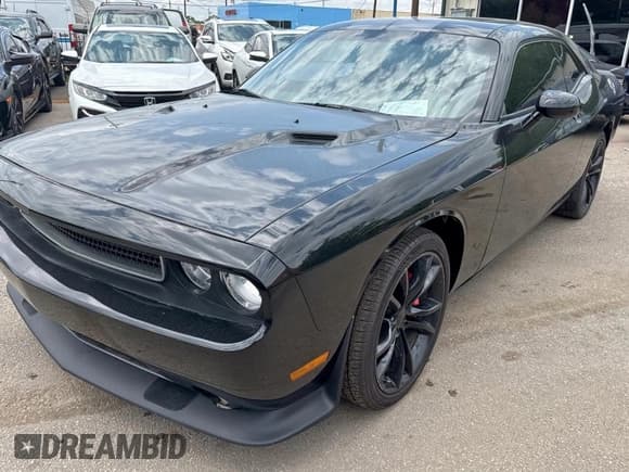 ✅ 2012 Dodge Challenger SRT-8 392 • VIN: 2C3CDYCJ8CH137762 • Lot: 59003275. Wystawiony na Copart z przebiegiem 85 412 mil. Bezpłatny archiwum sprzedaży aukcyjnych z USA i szczegółowy raport historii pojazdu na DreamBid. Zdjęcie 2.