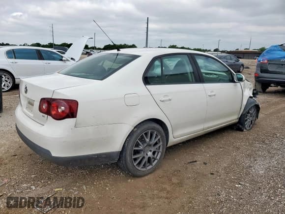 ✅ 2010 Volkswagen Jetta Limited Edition • VIN: 3VWRZ7AJ8AM165531 • Lot: 58623515. Listed on Copart with 166,829 mi. Free auction sales archive from the USA and detailed vehicle history report at DreamBid. Image 3.