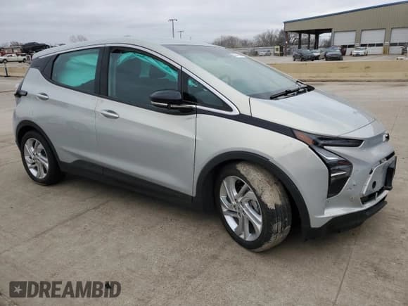 ✅ 2023 Chevrolet Bolt EV 1LT • VIN: 1G1FW6S04P4181933 • Lot: 45788775. Wystawiony na Copart z przebiegiem Nie podano. Bezpłatny archiwum sprzedaży aukcyjnych z USA i szczegółowy raport historii pojazdu na DreamBid. Zdjęcie 4.