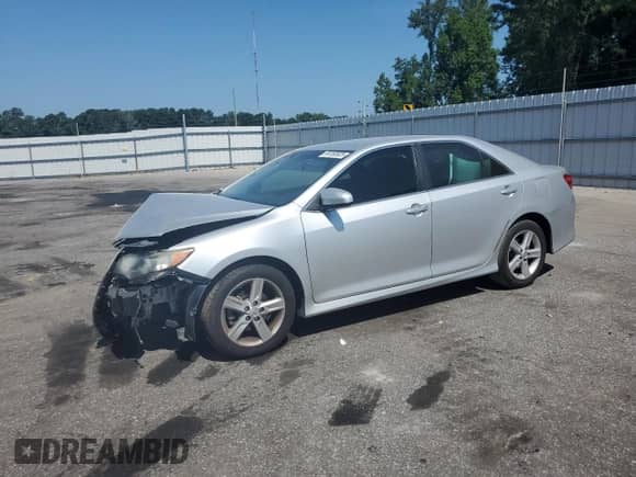2014 Toyota Camry L z VIN 4T1BF1FK6EU436837, wystawiony jako Copart lot #66160825 z przebiegiem 100 755 mil mil oraz Szkoda całkowita • Salvage title. Historia ofert i sprzedaży dostępna na DreamBid. Obrazek 1.