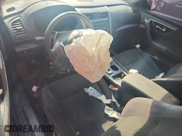 ✅ 2013 Nissan Altima S • VIN: 1N4AL3AP6DC166879 • Лот: 72091315. Опубликован ранее на Copart с пробегом 261 523 миль. Бесплатный доступ к архиву аукционных продаж из США и подробный отчёт об истории автомобиля на DreamBid. Изображение 8.