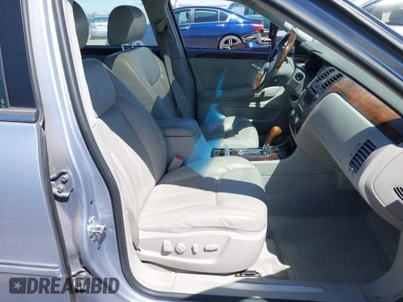 ✅ 2006 Cadillac DTS 1SE • VIN: 1G6KD57956U188369 • Лот: 41837341. Опубликован ранее на IAAI с пробегом 115 417 миль. Бесплатный доступ к архиву аукционных продаж из США и подробный отчёт об истории автомобиля на DreamBid. Изображение 5.