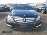 ✅ 2013 Mercedes-Benz C 250 Sport • VIN: WDDGF4HB7DA757042 • Lot: 54987555. Wystawiony na Copart z przebiegiem 122 968 mil. Bezpłatny archiwum sprzedaży aukcyjnych z USA i szczegółowy raport historii pojazdu na DreamBid. Zdjęcie 5.