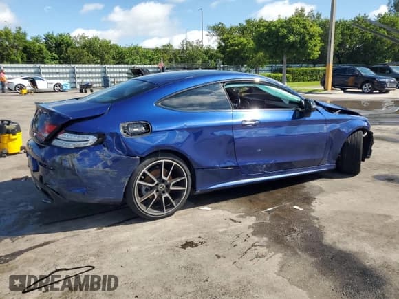 ✅ 2019 Mercedes-Benz C 300 • VIN: WDDWJ8DB4KF777871 • Лот: 80285345. Опубликован ранее на Copart с пробегом 90 841 миль. Бесплатный доступ к архиву аукционных продаж из США и подробный отчёт об истории автомобиля на DreamBid. Изображение 3.