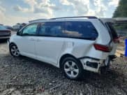 ✅ 2017 Toyota Sienna LE Auto Access Seat • VIN: 5TDKZ3DC7HS781600 • Lot: 70770895. Wystawiony na Copart z przebiegiem 146 070 mil. Bezpłatny archiwum sprzedaży aukcyjnych z USA i szczegółowy raport historii pojazdu na DreamBid. Zdjęcie 2.