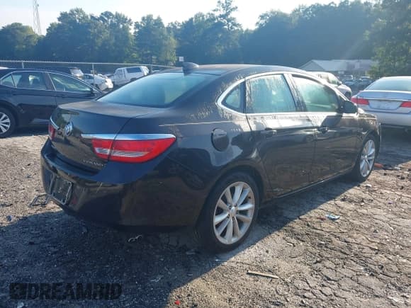 ✅ 2015 Buick Verano Convenience Group • VIN: 1G4PR5SKXF4191536 • Lot: 43031613. Wystawiony na IAAI z przebiegiem 93 878 mil. Bezpłatny archiwum sprzedaży aukcyjnych z USA i szczegółowy raport historii pojazdu na DreamBid. Zdjęcie 4.