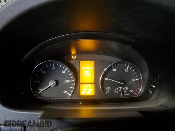 ✅ 2014 Mercedes-Benz Sprinter Cargo • VIN: WD3PE7DC8E5935347 • Lot: 88252445. Listed on Copart with 187,828 mi. Free auction sales archive from the USA and detailed vehicle history report at DreamBid. Image 9.