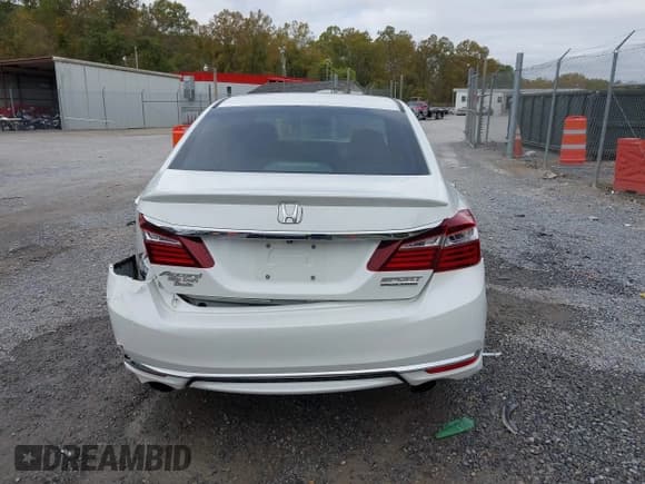 ✅ 2017 Honda Accord Sport SE • VIN: 1HGCR2F12HA003388 • Lot: 43404268. Listed on IAAI with 87,177 mi. Free auction sales archive from the USA and detailed vehicle history report at DreamBid. Image 16.