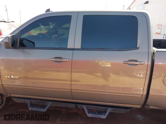 ✅ 2017 Chevrolet Silverado 1500 LT • VIN: 3GCUKREC8HG391148 • Lot: 43299861. Listed on IAAI with 137,132 mi. Free auction sales archive from the USA and detailed vehicle history report at DreamBid. Image 15.