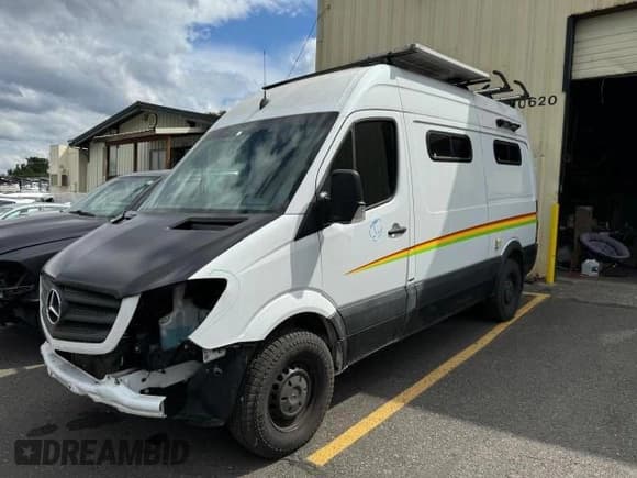 ✅ 2016 Mercedes-Benz Sprinter Cargo • VIN: WD3PE7DD6GP339069 • Lot: 81512014. Wystawiony na Copart z przebiegiem 53 121 mil. Bezpłatny archiwum sprzedaży aukcyjnych z USA i szczegółowy raport historii pojazdu na DreamBid. Zdjęcie 2.