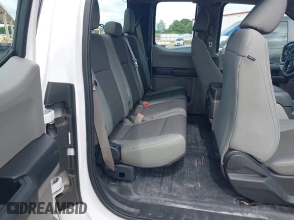 ✅ 2017 Ford F-150 XL • VIN: 1FTEX1CF2HFC06405 • Lot: 42949125. Listed on IAAI with 86,702 mi. Free auction sales archive from the USA and detailed vehicle history report at DreamBid. Image 8.