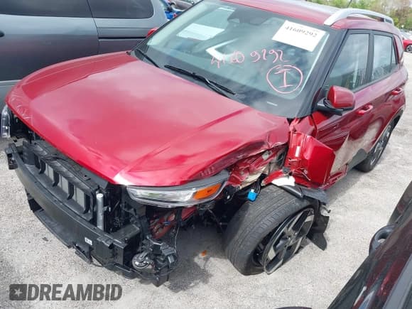 ✅ 2024 Hyundai Venue SEL • VIN: KMHRC8A37RU279776 • Lot: 41609292. Listed on IAAI with 2,801 mi. Free auction sales archive from the USA and detailed vehicle history report at DreamBid. Image 6.