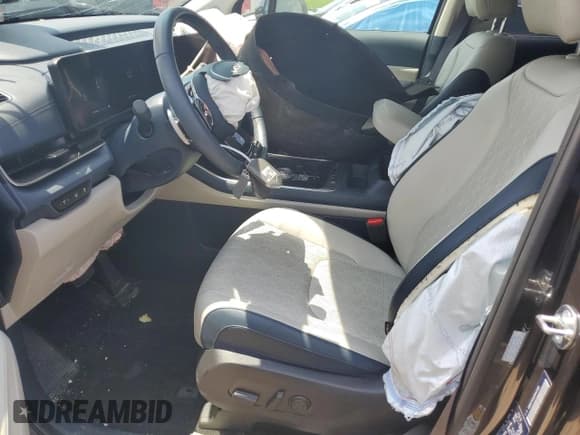 ✅ 2025 Kia Carnival EX • VIN: KNDNC5KA0S6042586 • Lot: 64199715. Listed on Copart with 5,336 mi. Free auction sales archive from the USA and detailed vehicle history report at DreamBid. Image 7.