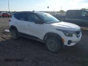 ✅ 2022 Kia Seltos S • VIN: KNDEUCAA5N7295047 • Лот: 43099034. Опубликован ранее на IAAI с пробегом 91 906 миль. Бесплатный доступ к архиву аукционных продаж из США и подробный отчёт об истории автомобиля на DreamBid. Изображение 1.