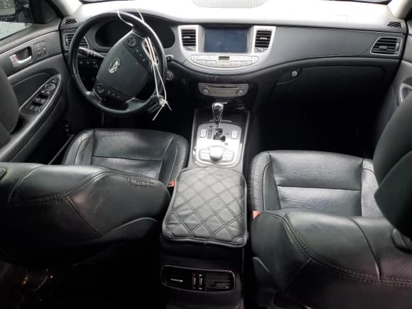 ✅ 2013 Hyundai Genesis 3.8L • VIN: KMHGC4DD4DU231603 • Lot: 59362455. Listed on Copart with 182,561 mi. Free auction sales archive from the USA and detailed vehicle history report at DreamBid. Image 8.