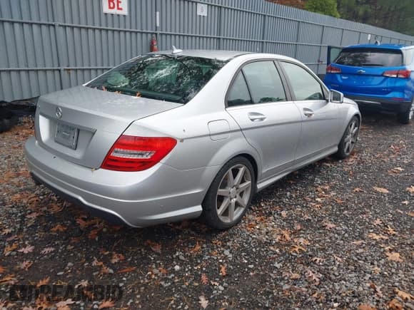 ✅ 2013 Mercedes-Benz C 250 Sport • VIN: WDDGF4HB1DA768411 • Lot: 43664321. Listed on IAAI with 168,839 mi. Free auction sales archive from the USA and detailed vehicle history report at DreamBid. Image 4.