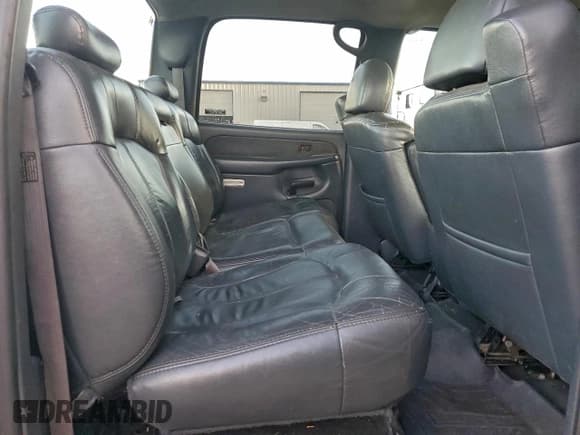 ✅ 2001 Chevrolet Silverado 2500HD LT • VIN: 1GCHC23151F181802 • Лот: 95019725. Опубликован ранее на Copart с пробегом 317 661 миль. Бесплатный доступ к архиву аукционных продаж из США и подробный отчёт об истории автомобиля на DreamBid. Изображение 10.