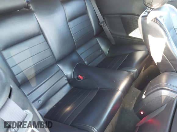 2014 Ford Mustang V6 with VIN 1ZVBP8EM1E5328453, listed as a IAAI auction lot 43291892 with 174,135 mi miles and . Bid and sale history available at DreamBid. Image 8.