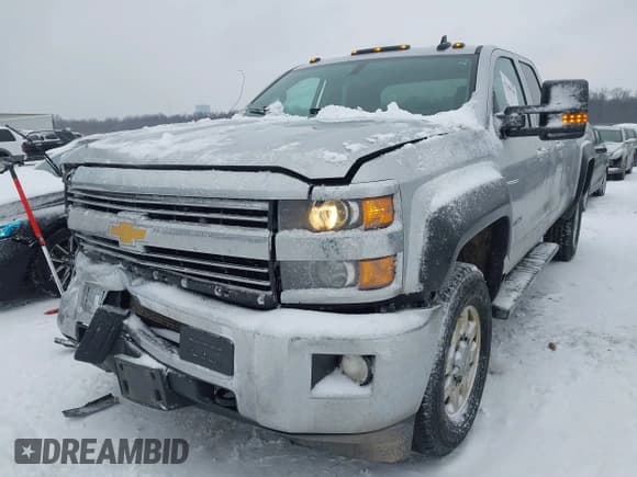 ✅ 2015 Chevrolet Silverado 2500HD LT • VIN: 1GC2KVEG4FZ555799 • Lot: 41308705. Wystawiony na IAAI z przebiegiem 206 455 mil. Bezpłatny archiwum sprzedaży aukcyjnych z USA i szczegółowy raport historii pojazdu na DreamBid. Zdjęcie 2.