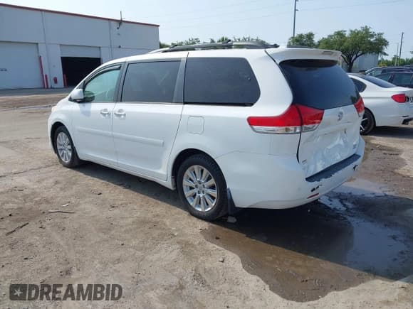 ✅ 2011 Toyota Sienna XLE • VIN: 5TDDK3DC6BS029472 • Лот: 42334600. Опубликован ранее на IAAI с пробегом 145 860 миль. Бесплатный доступ к архиву аукционных продаж из США и подробный отчёт об истории автомобиля на DreamBid. Изображение 3.