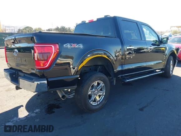 ✅ 2021 Ford F-150 XLT • VIN: 1FTFW1E88MFB87746 • Lot: 43493603. Wystawiony na IAAI z przebiegiem 23 075 mil. Bezpłatny archiwum sprzedaży aukcyjnych z USA i szczegółowy raport historii pojazdu na DreamBid. Zdjęcie 4.