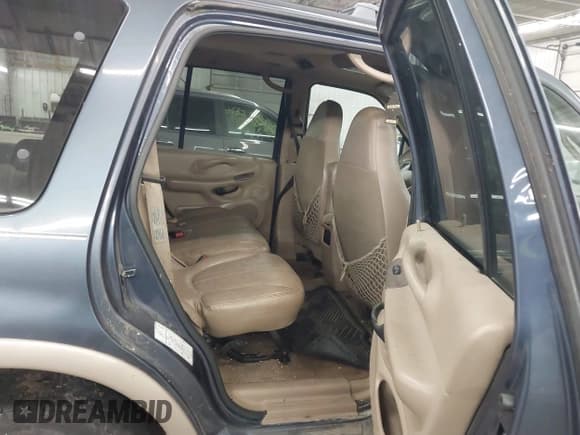 ✅ 1998 Ford Expedition XLT • VIN: 1FMPU18L4WLB30020 • Lot: 43326664. Wystawiony na IAAI z przebiegiem 240 435 mil. Bezpłatny archiwum sprzedaży aukcyjnych z USA i szczegółowy raport historii pojazdu na DreamBid. Zdjęcie 8.