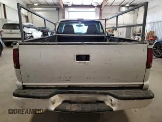 ✅ 2001 Chevrolet S-10 • VIN: 1GCCS14551K103701 • Лот: 88701075. Опубликован ранее на Copart с пробегом Не указан. Бесплатный доступ к архиву аукционных продаж из США и подробный отчёт об истории автомобиля на DreamBid. Изображение 6.