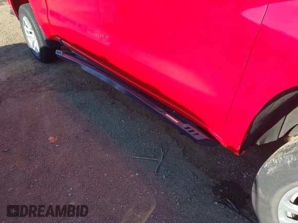 ✅ 2019 Chevrolet Silverado 1500 RST • VIN: 3GCUYEED0KG119751 • Lot: 43319772. Wystawiony na IAAI z przebiegiem 74 404 mil. Bezpłatny archiwum sprzedaży aukcyjnych z USA i szczegółowy raport historii pojazdu na DreamBid. Zdjęcie 18.