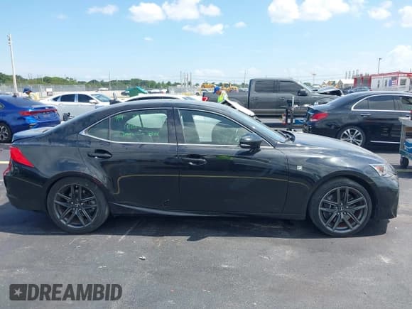 ✅ 2017 Lexus IS 200t • VIN: JTHBA1D29H5052506 • Lot: 42832563. Wystawiony na IAAI z przebiegiem 106 483 mil. Bezpłatny archiwum sprzedaży aukcyjnych z USA i szczegółowy raport historii pojazdu na DreamBid. Zdjęcie 14.