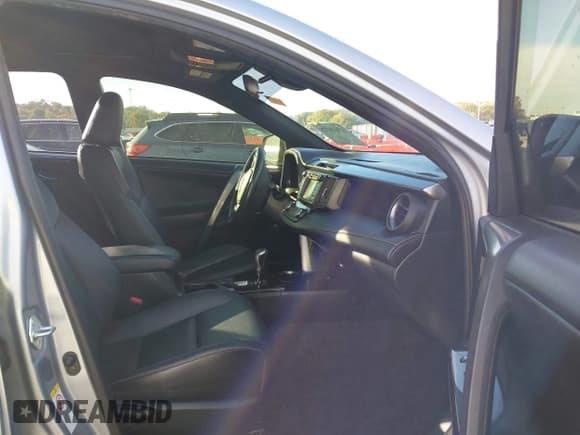 ✅ 2018 Toyota RAV4 Hybrid SE • VIN: JTMJJREV4JD175520 • Lot: 43618778. Listed on IAAI with 98,003 mi. Free auction sales archive from the USA and detailed vehicle history report at DreamBid. Image 5.