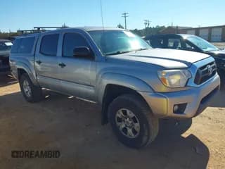 ✅ 2015 Toyota Tacoma • VIN: 3TMLU4EN4FM170526 • Лот: 43595642. Опубликован ранее на IAAI с пробегом 166 471 миль. Бесплатный доступ к архиву аукционных продаж из США и подробный отчёт об истории автомобиля на DreamBid. Изображение 1.