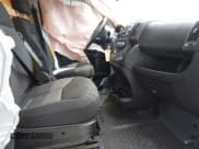 ✅ 2018 Ram ProMaster Cargo • VIN: 3C6TRVBG7JE131811 • Lot: 42332512. Wystawiony na IAAI z przebiegiem 189 928 mil. Bezpłatny archiwum sprzedaży aukcyjnych z USA i szczegółowy raport historii pojazdu na DreamBid. Zdjęcie 5.