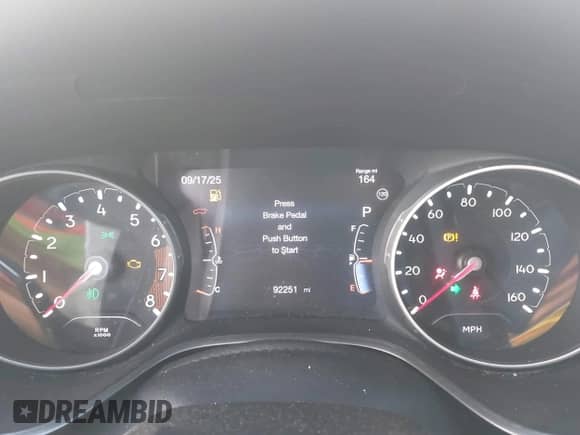 2021 Jeep Compass 80th Anniversary z VIN 3C4NJDEB0MT595610, wystawiony jako IAAI lot #43220698 z przebiegiem 92 251 mil mil oraz . Historia ofert i sprzedaży dostępna na DreamBid. Obrazek 7.