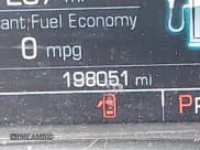 ✅ 2018 Chevrolet Traverse Premier • VIN: 1GNERKKW9JJ213816 • Lot: 43221752. Wystawiony na IAAI z przebiegiem 198 051 mil. Bezpłatny archiwum sprzedaży aukcyjnych z USA i szczegółowy raport historii pojazdu na DreamBid. Zdjęcie 16.