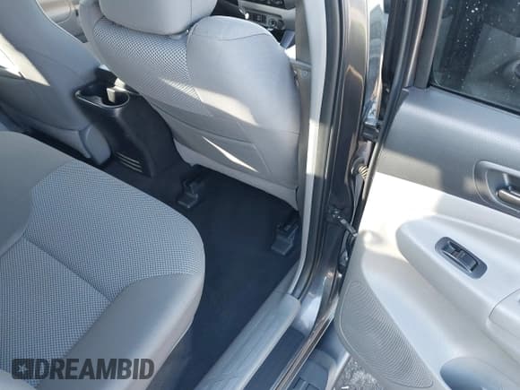 ✅ 2015 Toyota Tacoma • VIN: 3TMLU4EN5FM175671 • Лот: 41431744. Опубликован ранее на IAAI с пробегом 109 189 миль. Бесплатный доступ к архиву аукционных продаж из США и подробный отчёт об истории автомобиля на DreamBid. Изображение 8.