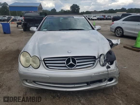 ✅ 2004 Mercedes-Benz CLK 320 • VIN: WDBTK65GX4T017827 • Lot: 71733924. Wystawiony na Copart z przebiegiem 139 585 mil. Bezpłatny archiwum sprzedaży aukcyjnych z USA i szczegółowy raport historii pojazdu na DreamBid. Zdjęcie 5.