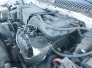 ✅ 2002 Ford Explorer XLT • VIN: 1FMDU73E12ZA10584 • Lot: 41299290. Wystawiony na IAAI z przebiegiem 95 775 mil. Bezpłatny archiwum sprzedaży aukcyjnych z USA i szczegółowy raport historii pojazdu na DreamBid. Zdjęcie 16.