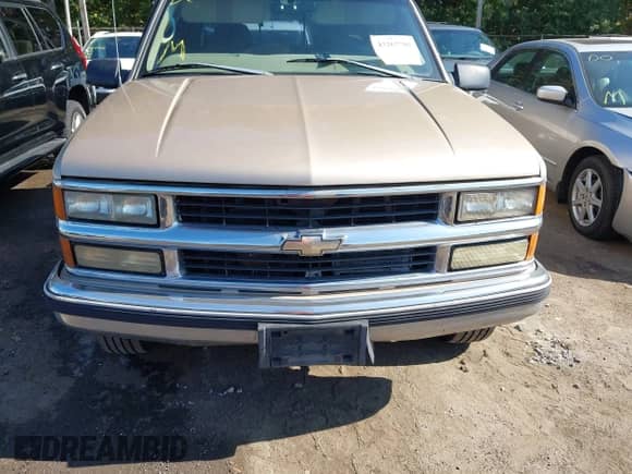1998 Chevrolet Silverado 3500 с VIN 1GCHC33J9WF022102, выставлен на аукционе IAAI как лот 43267780 с пробегом 243 172 миль миль и . История ставок и продаж доступна на DreamBid. Изображение 6.