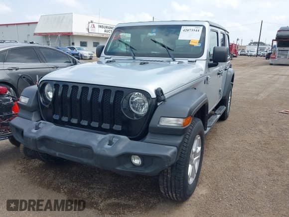 ✅ 2022 Jeep Wrangler Unlimited Willys Sport • VIN: 1C4HJXDM4NW175782 • Lot: 42073544. Wystawiony na IAAI z przebiegiem 129 299 mil. Bezpłatny archiwum sprzedaży aukcyjnych z USA i szczegółowy raport historii pojazdu na DreamBid. Zdjęcie 6.