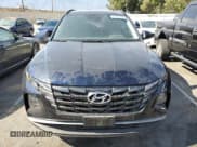 ✅ 2022 Hyundai Tucson Blue • VIN: KM8JBCA13NU025932 • Lot: 61391343. Wystawiony na Copart z przebiegiem 46 997 mil. Bezpłatny archiwum sprzedaży aukcyjnych z USA i szczegółowy raport historii pojazdu na DreamBid. Zdjęcie 5.