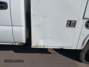 ✅ 2005 Chevrolet Silverado 2500HD Work Truck • VIN: 1GBHC24U15E333373 • Lot: 43697661. Wystawiony na IAAI z przebiegiem 156 992 mil. Bezpłatny archiwum sprzedaży aukcyjnych z USA i szczegółowy raport historii pojazdu na DreamBid. Zdjęcie 15.