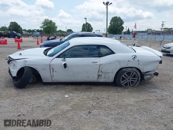 ✅ 2018 Dodge Challenger GT • VIN: 2C3CDZGG7JH215630 • Lot: 42471475. Wystawiony na IAAI z przebiegiem 129 440 mil. Bezpłatny archiwum sprzedaży aukcyjnych z USA i szczegółowy raport historii pojazdu na DreamBid. Zdjęcie 15.