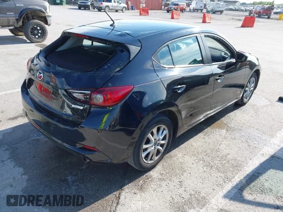 ✅ 2018 Mazda 3 Sport • VIN: 3MZBN1K74JM267454 • Лот: 42335041. Опубликован ранее на IAAI с пробегом 180 501 миль. Бесплатный доступ к архиву аукционных продаж из США и подробный отчёт об истории автомобиля на DreamBid. Изображение 4.