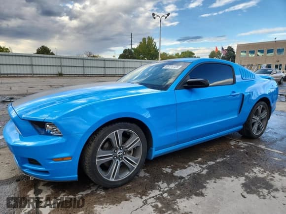 ✅ 2014 Ford Mustang V6 • VIN: 1ZVBP8AM1E5235325 • Lot: 87418005. Wystawiony na Copart z przebiegiem 92 891 mil. Bezpłatny archiwum sprzedaży aukcyjnych z USA i szczegółowy raport historii pojazdu na DreamBid. Zdjęcie 1.
