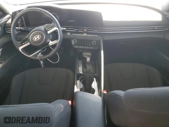 ✅ 2025 Hyundai Elantra SEL Convenience • VIN: KMHLS4DG7SU017391 • Лот: 90752415. Опубликован ранее на Copart с пробегом 5 996 миль. Бесплатный доступ к архиву аукционных продаж из США и подробный отчёт об истории автомобиля на DreamBid. Изображение 8.