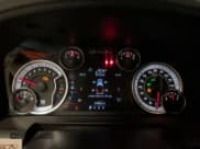 ✅ 2018 Ram 2500 Big Horn • VIN: 3C6UR5DJ6JG183111 • Лот: 56595505. Опубликован ранее на Copart с пробегом 278 962 миль. Бесплатный доступ к архиву аукционных продаж из США и подробный отчёт об истории автомобиля на DreamBid. Изображение 9.